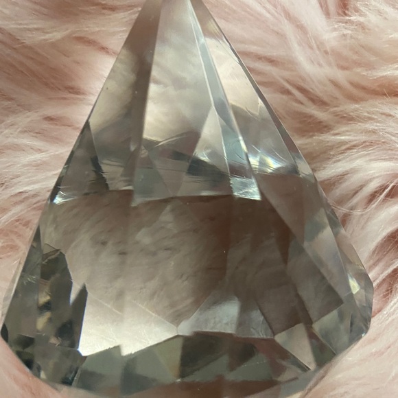 Large Diamond Crystal Paperweight GLAM Office Decor 🌈 - Picture 4 of 6